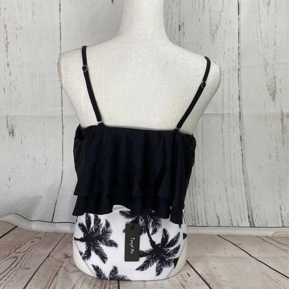 Bikini - Picture 2 of 5